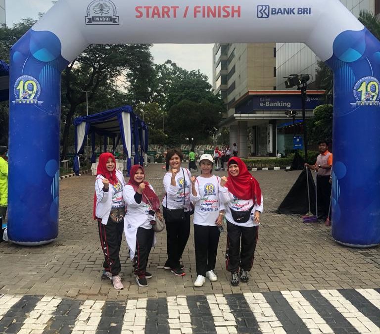 Jalan Sehat 5K Bersama Keluarga Besar IWABRI