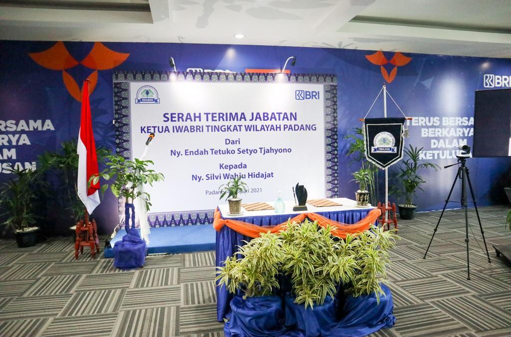 SERAH TERIMA JABATAN KETUA IWABRI TINGKAT WILAYAH PADANG PERIODE TAHUN 2021